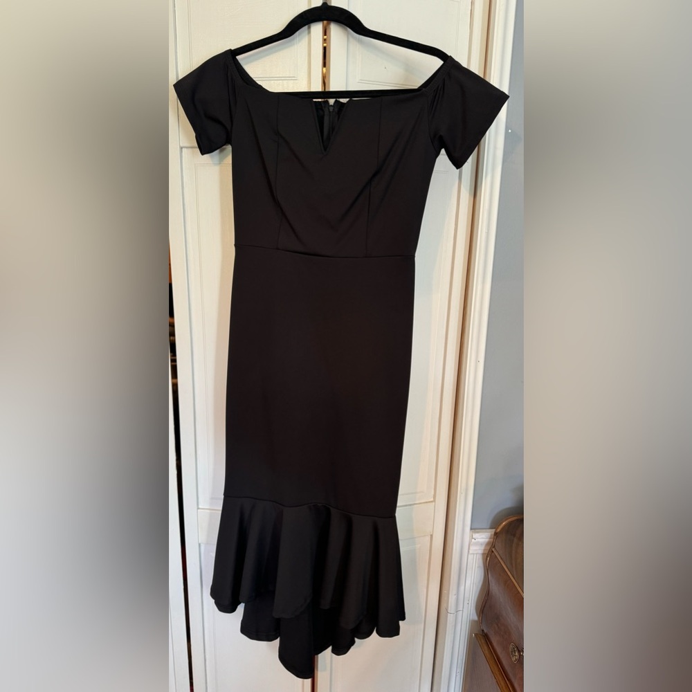 Block cocktail dress size S off the shoulder